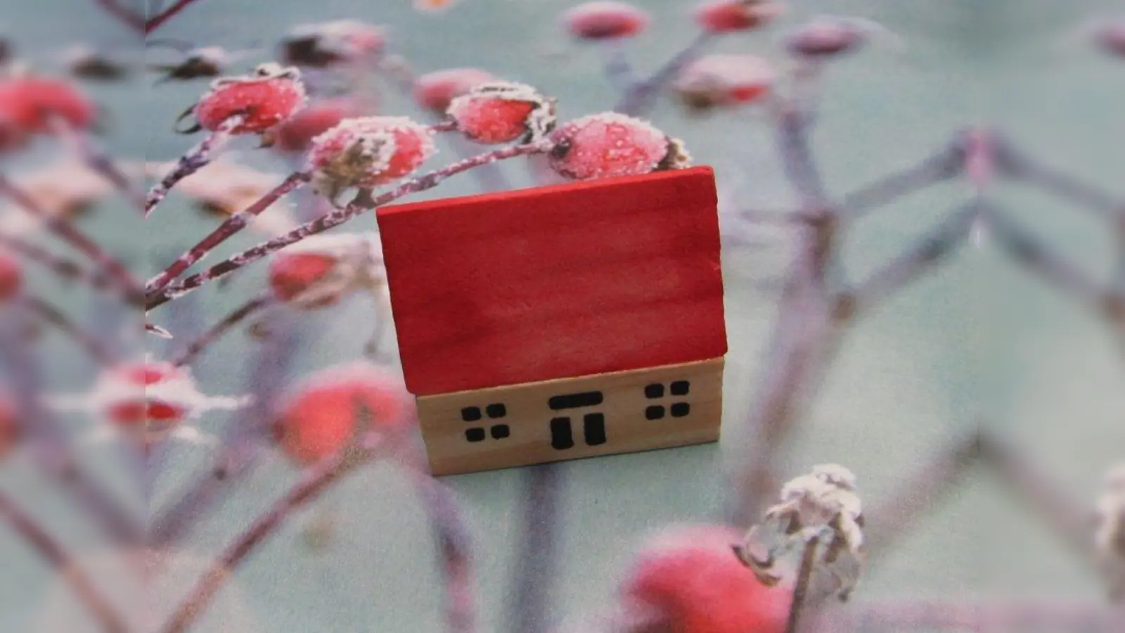 Die kalte Jahreszeit lässt sich nutzen, um den Hauskauf vorzubereiten. (Foto: Zweigler/be.p)