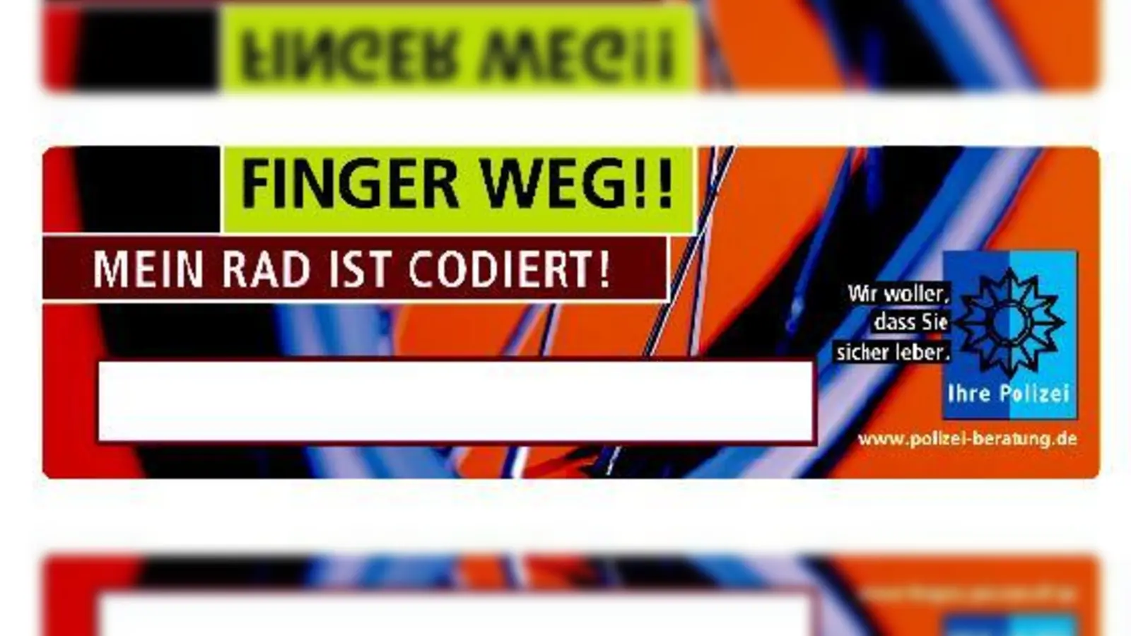 Foto: Der Aufkleber wird über der eingeprägten Codierung am Fahrradrahmen angebracht. Er soll auffällig auf die Codierung des Fahrrads hinweisen und potenzielle Diebe abschrecken.