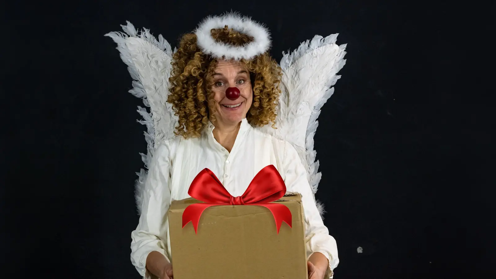 Mit Humor startet „Frau Schicksi” am 27. November in der Stadtbibliothek in die Vorweihnachtszeit. (Foto: Sybille Baumann)