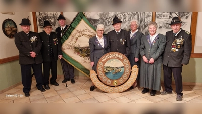 Schweren Herzens stellt die Schützengesellschaft D&#39;Oberlandler Starnberg den Schießbetrieb ein und verabschiedet sich mit einem letzten Gemeinschaftsbild der Mitglieder. (Foto: D'Oberlandler Starnberg)