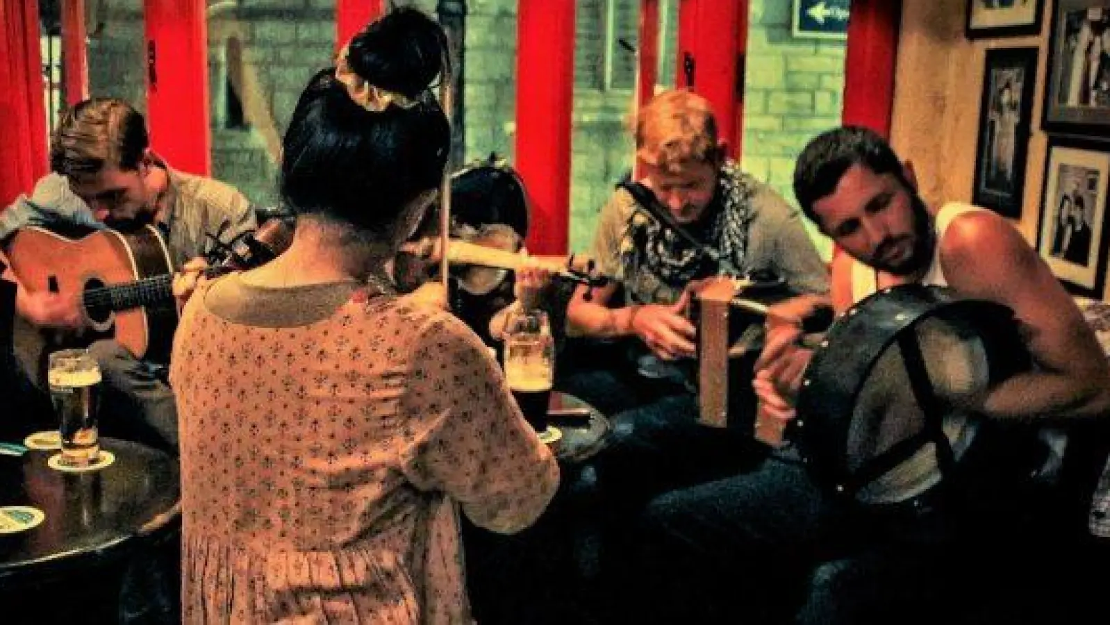 ”Let's jam”, heißt es in der Stadtbibliothek Bogenhausen. (Foto: Damian Bakarcic)