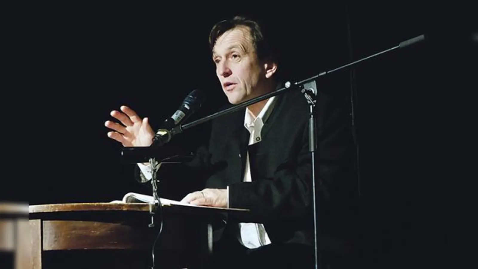 Peter Weiß liest beim Hoagascht.	 (Foto: Thomas Schwarz)