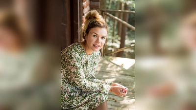 Romy Hausmann präsentiert im Hörsaal des Klinikums rechts der Isar ihren Krimi "Liebes Kind". (Foto: Astrid Eckert)