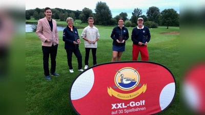 Die glücklichen Sieger (von links): Thomas Kuhn (Herren), Karin Danner (Seniorinnen), Maxi Burmeister (Jugend), Constance Johnson (Damen), , Peter Krebs (Senioren). (Foto: pi)