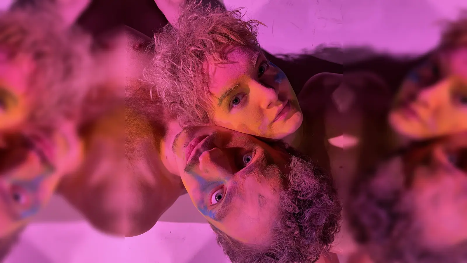 Anna Angelini und Wolfram Föppl performen in der Pasinger Fabrik.  (Foto: Lorena Brugger)