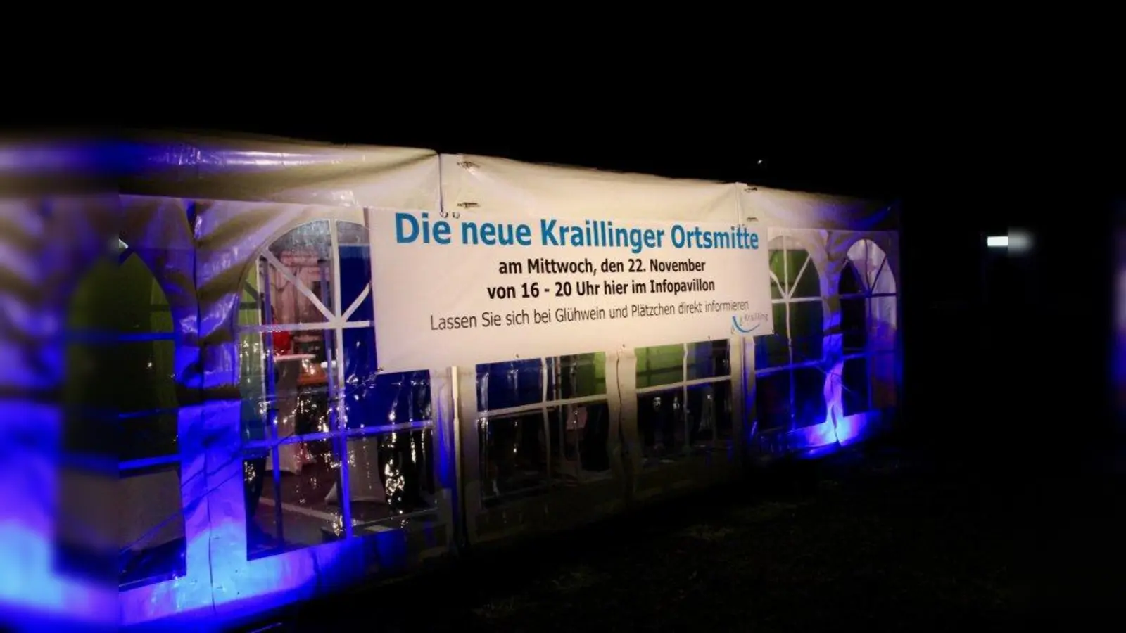 Bürgerinfo und Kommunikationsort: Der Pavillon auf der Maibaumwiese zog viele Interessierte an. Vier Stunden lang standen Verwaltung, Planer und Bürgermeisterin Christine Borst Rede und Antwort. (Foto: us)