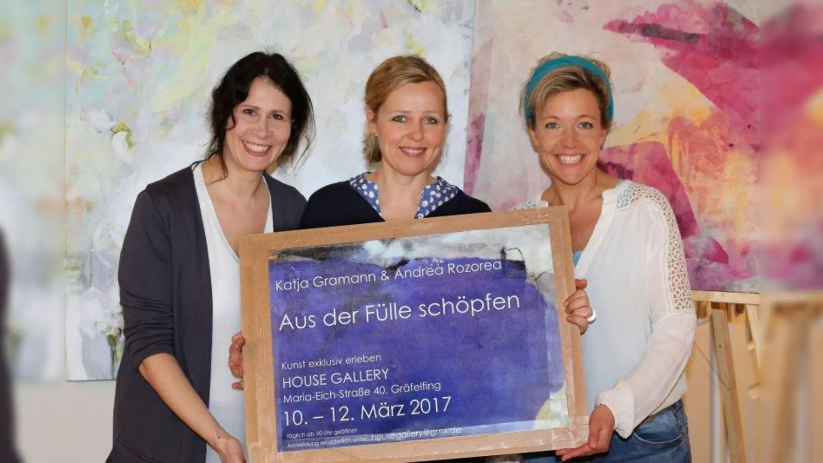 Freuen sich auf eine gelungene Ausstellung (von links): Katja Gramann, Uta von Boyen und Andrea Rozorea. (Foto: HouseGallery)