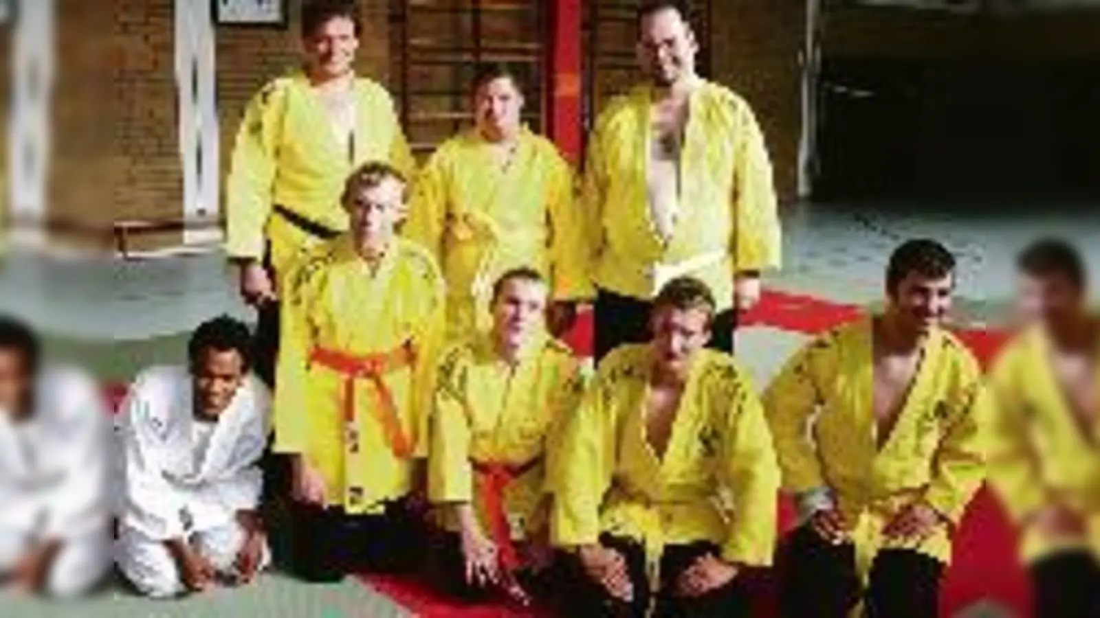 Das Judo-Team der HPCA-Judogruppe mit ihrem Trainer Alwin Brenner (hinten links) kämpft derzeit bei den olympischen Spielen in Berlin um Medaillen.  (Foto: gf)