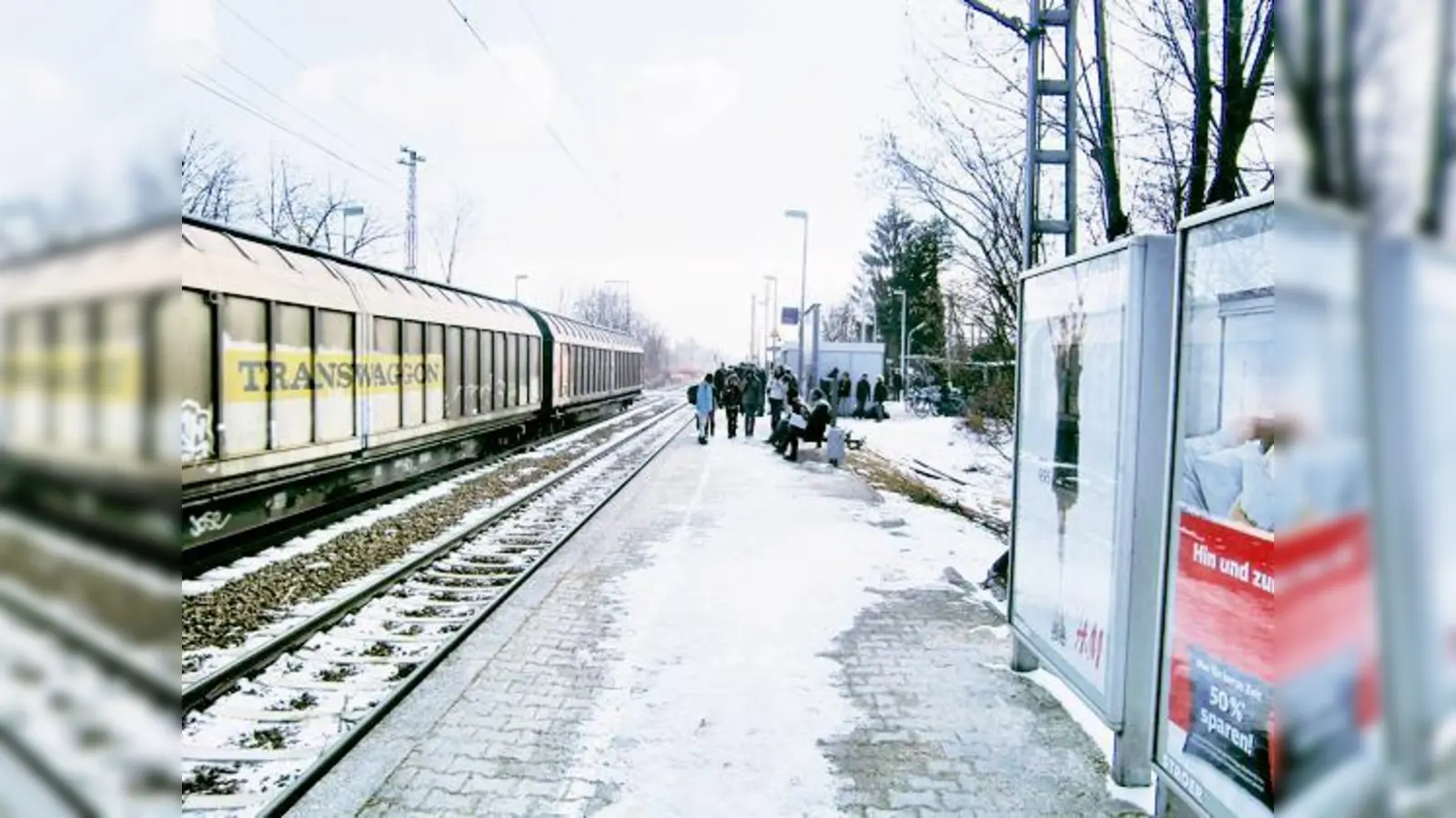 So sah es den Winter über aus: nicht geräumte Bahnsteige machten den Zugang zur S-Bahn gefährlich. Die DB weiß um den schlechten Zustand der Bahnhöfe und setzt ihre Hoffnungen auf ehrenamtliche Paten.	 (Foto: ikb)