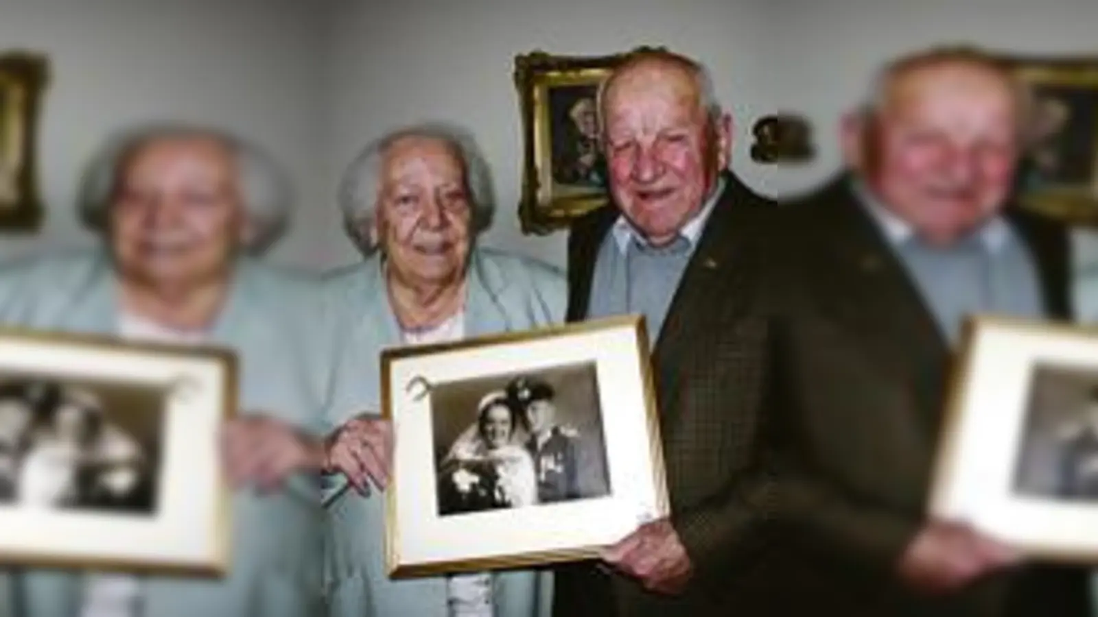 Nach 65 Jahren so unzertrennlich wie am ersten Tag: Wilhelmine und Hans Jacob. 	 (Foto: cr)