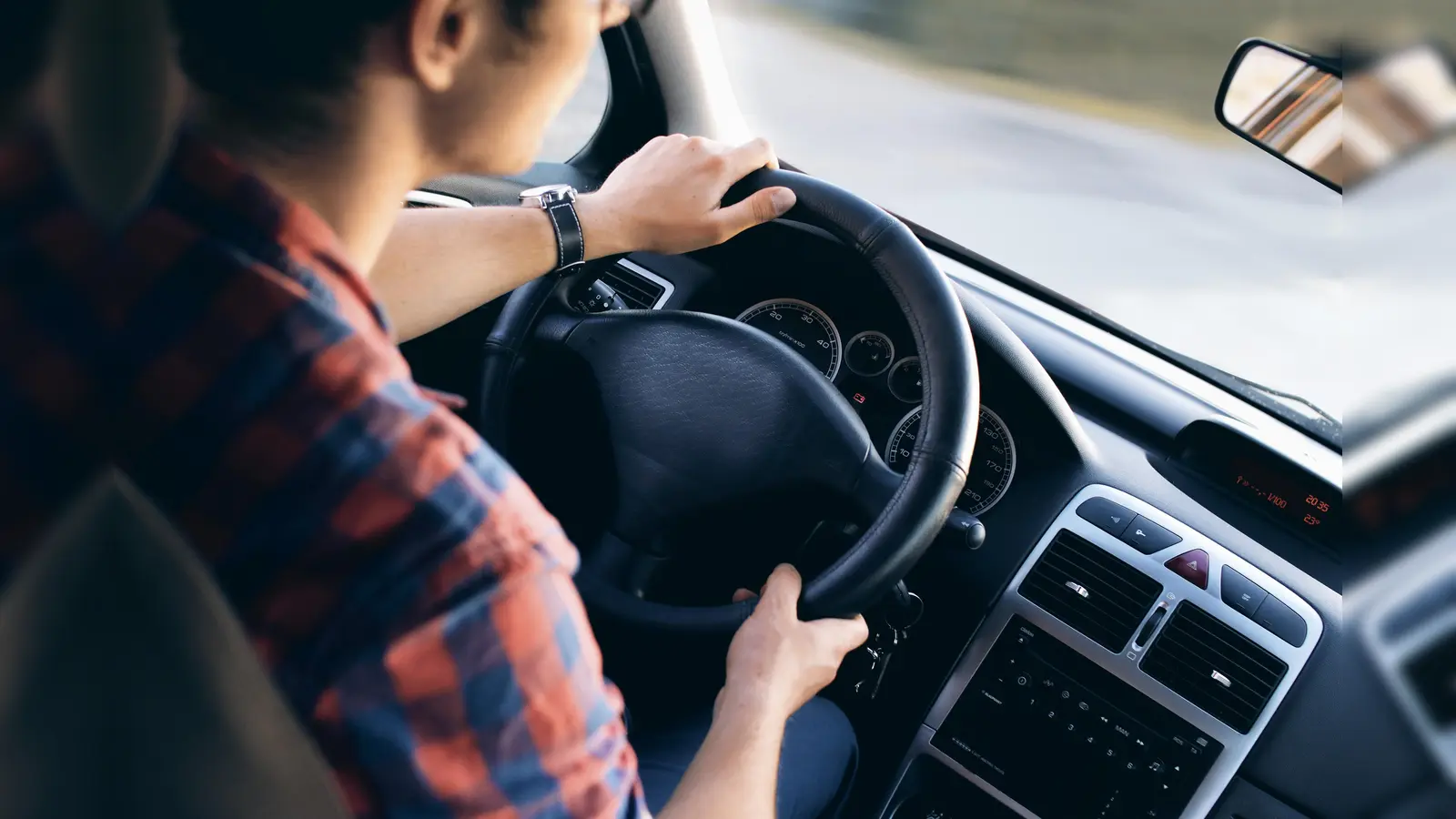Ein Autofahrer wurde mit 171 km/h bei erlaubten 100 km/h geblitzt. (Foto: CCO)