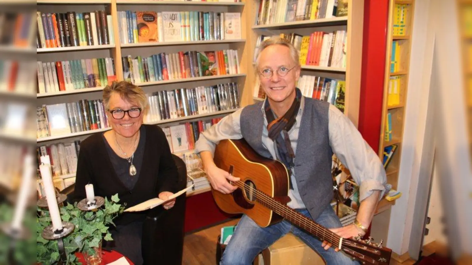 Erika Schalper und Erik Berthold bei Musik und Lesung in der Bücherjolle Starnberg. (Foto: Irene Conradt)