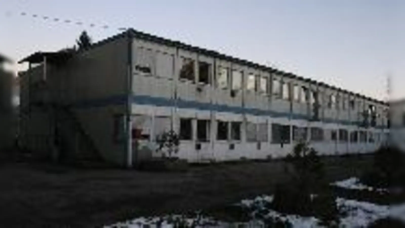 Die 17 Jahre alten Containerunterkünfte an der Rosenheimer Straße werden nun aufgrund der unzumutbaren hygienischen Zustände geschlossen.  (Foto: Grüne)