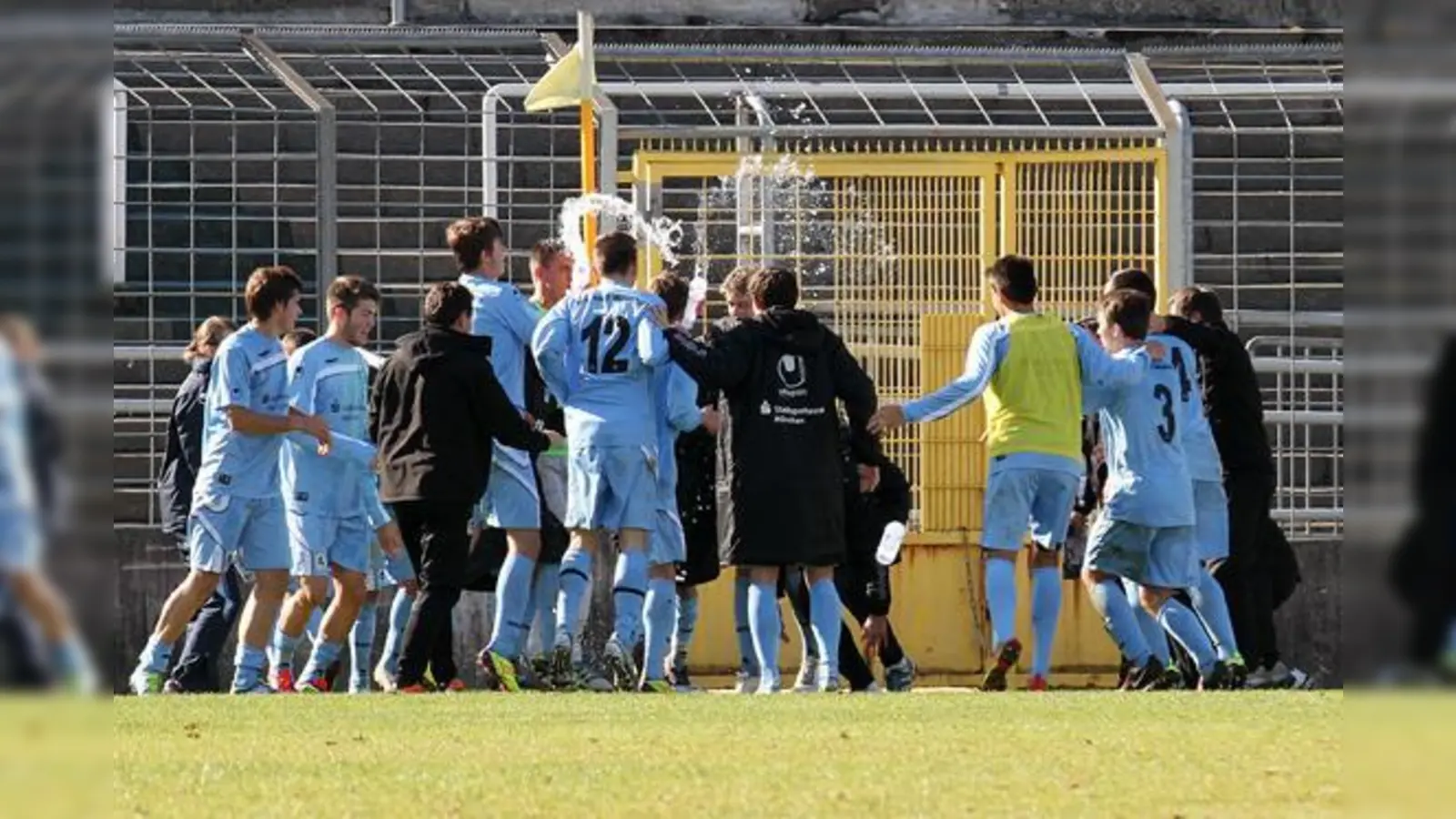 Verdienter Jubel der U19-Junioren.  (Foto: A. Wild)