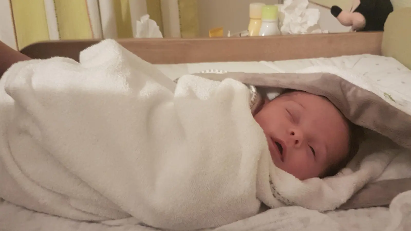 Für Schwangere gibt es unter anderen einen Workshop zur Säuglingspflege. (Symbolbild: bas)