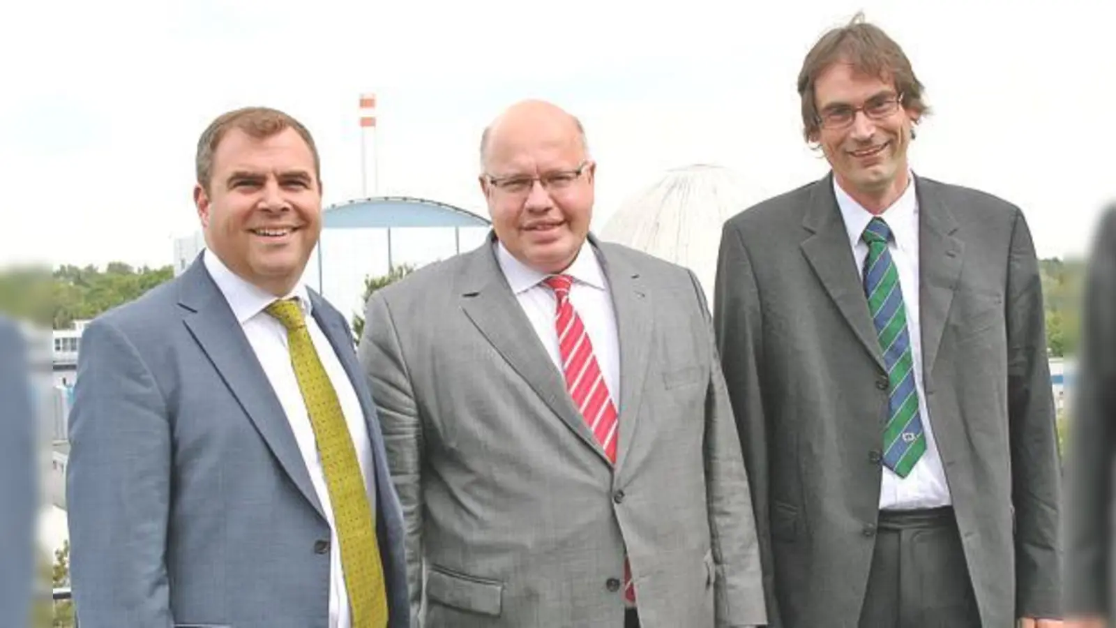Beim Besuch des Forschungszentrums Garching (v. l.): Bundestagsabgeordneter Florian Hahn, Bundesumweltminister Peter Altmaier und TU-Professor Thomas Hamacher.	 (Foto: ws)