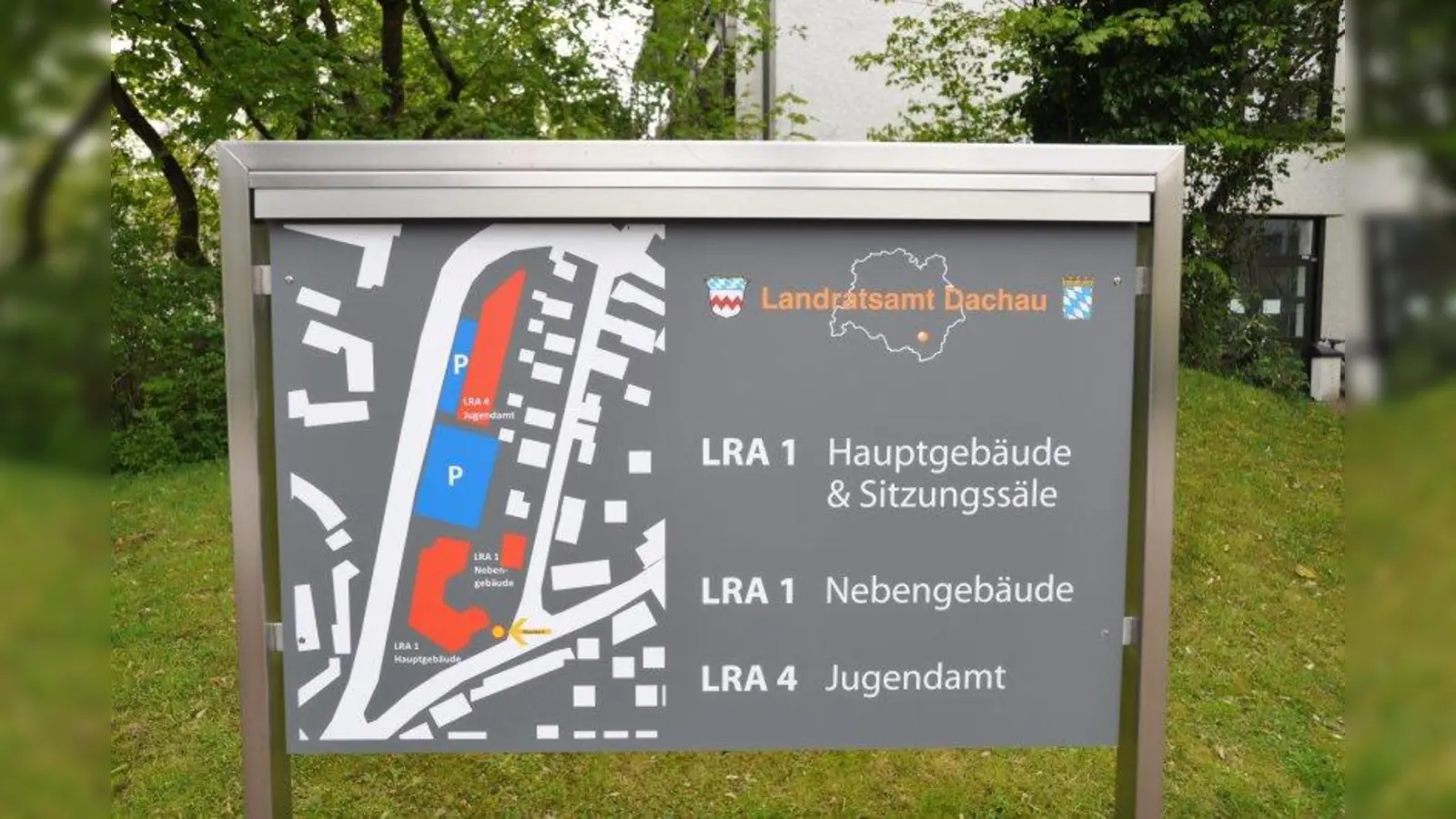 Die Hausanschrift des Landratsamtes Dachau ist geändert worden und lautet ab sofort  „Bürgermeister-Zauner-Ring 11“. (Foto: LRA)