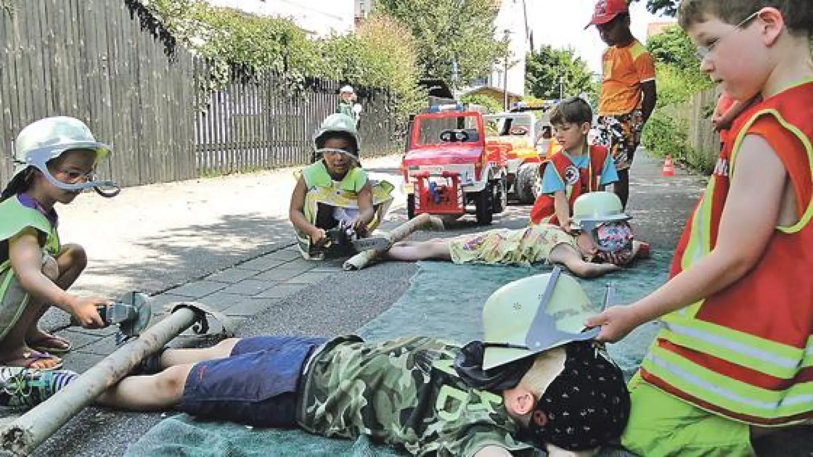 25 Vorschulkinder übten die Rettungskette beim Erste-Hilfe-Kurs im Kindergarten St. Bruder Klaus. 	 (Foto: privat)