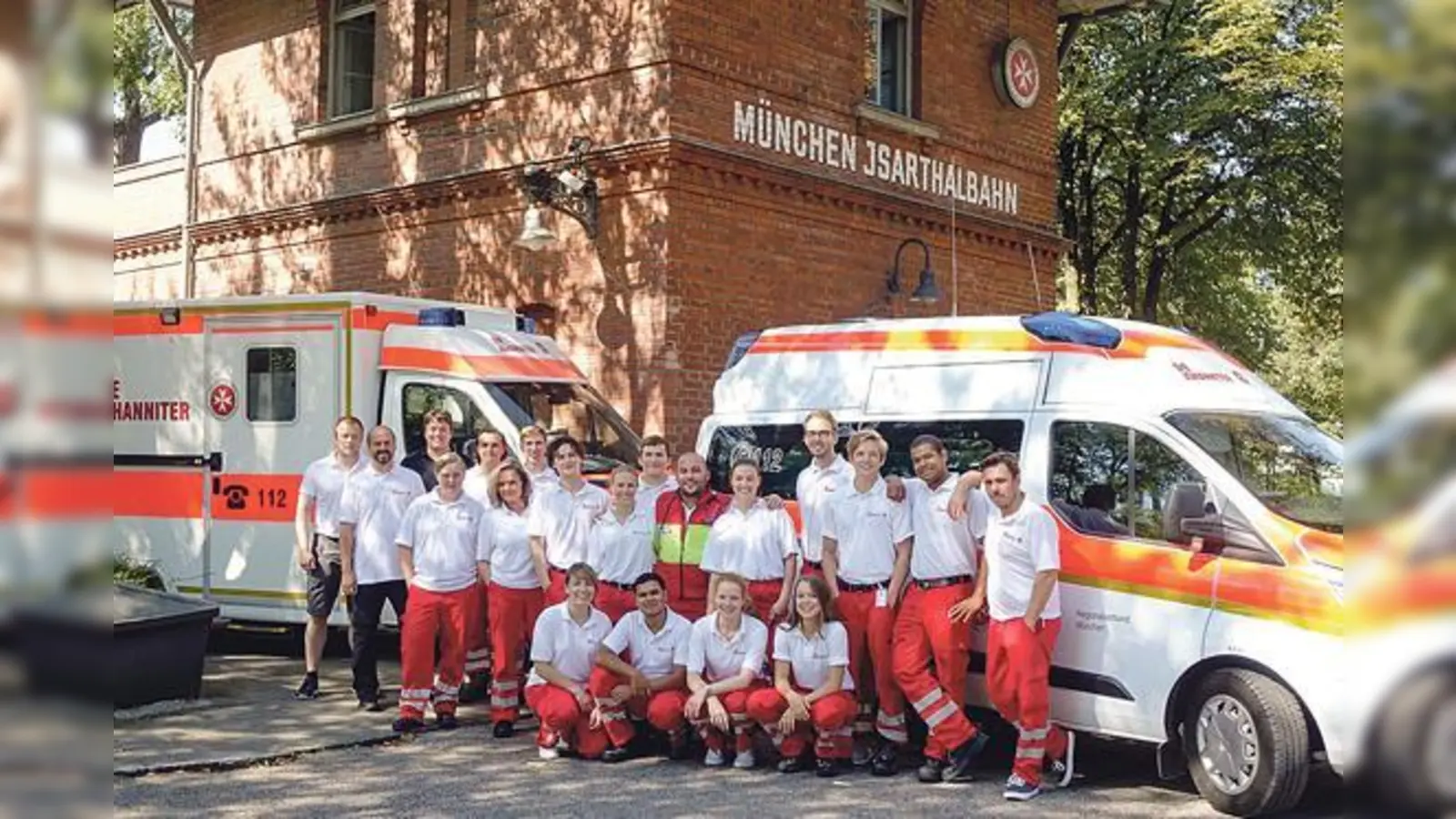 17 neue Rettungsdiensthelfer für München  das Johanniter-Dozententeam  kann stolz sein.	 (Foto: Presse)