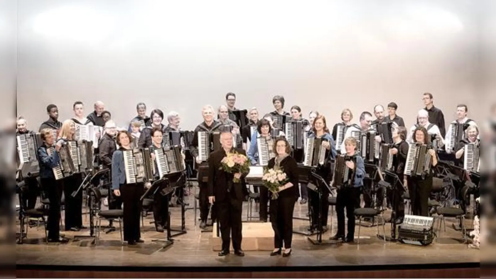 Beim Finale des Konzertes im Wolf-Ferrari-Haus im vergangenen Jahr standen alle drei Orchester auf der Bühne.	 (F.: privat)