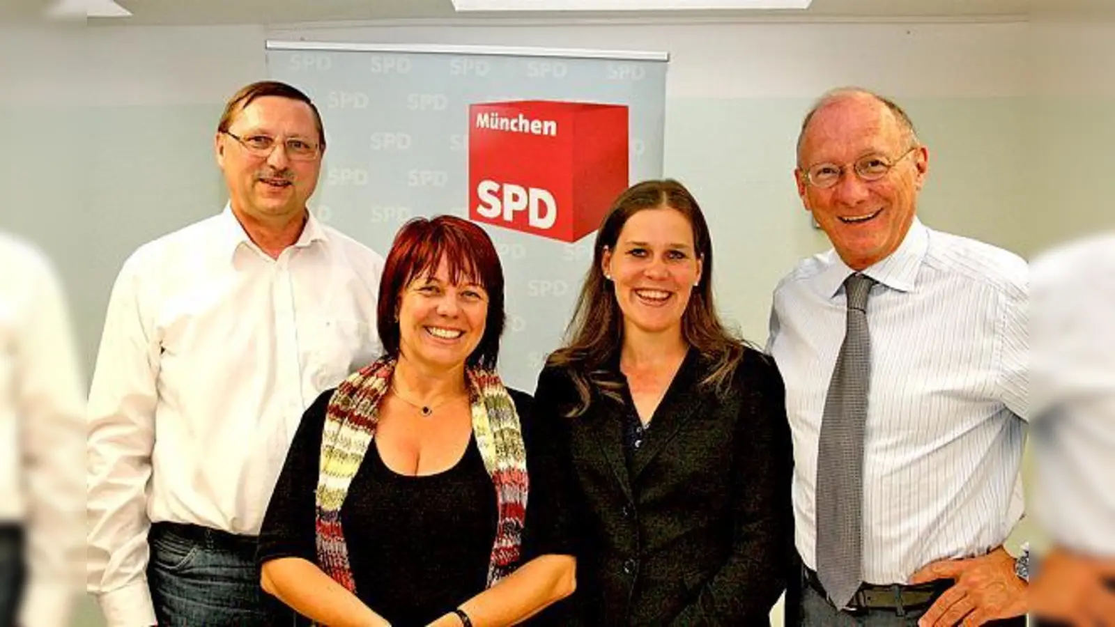 Beim Sportgespräch (v. l.): Rudi Behacker, Diana Stachowitz, Verena Dietl und Franz Maget. 	 (Foto: sl)