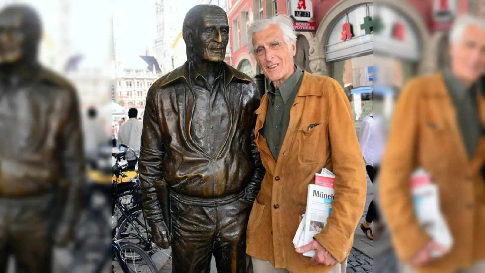 Karl Stankiewitz am Denkmal des 1996 verstorbenen Reporterkollegens Sigi Sommer in der Rosenstraße. 	 (Foto: VA)