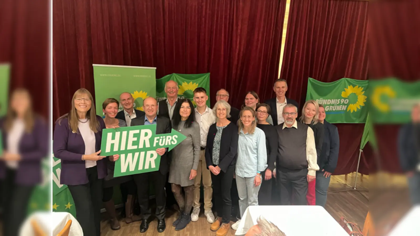 Auf den Plätzen 1 bis 20 der Liste landeten Brigitte Gronau, Susanne Seeling, Wolfgang Schweiger, Martin Adler, Martin Albrecht, Bettina Buresch, Florian Hipp, Ingrid Hauptmann, Karl-Hein Grehl, Esra Böse, Jan Geldsetzer, Heike Dietrich, Manuel Neulinger, Michele D’Amico, Angelika Wientzek-Fleischmann und Veronika Wagner (v. l.).  (Foto: Bündnis 90/Die Grünen KV WM-SOG)