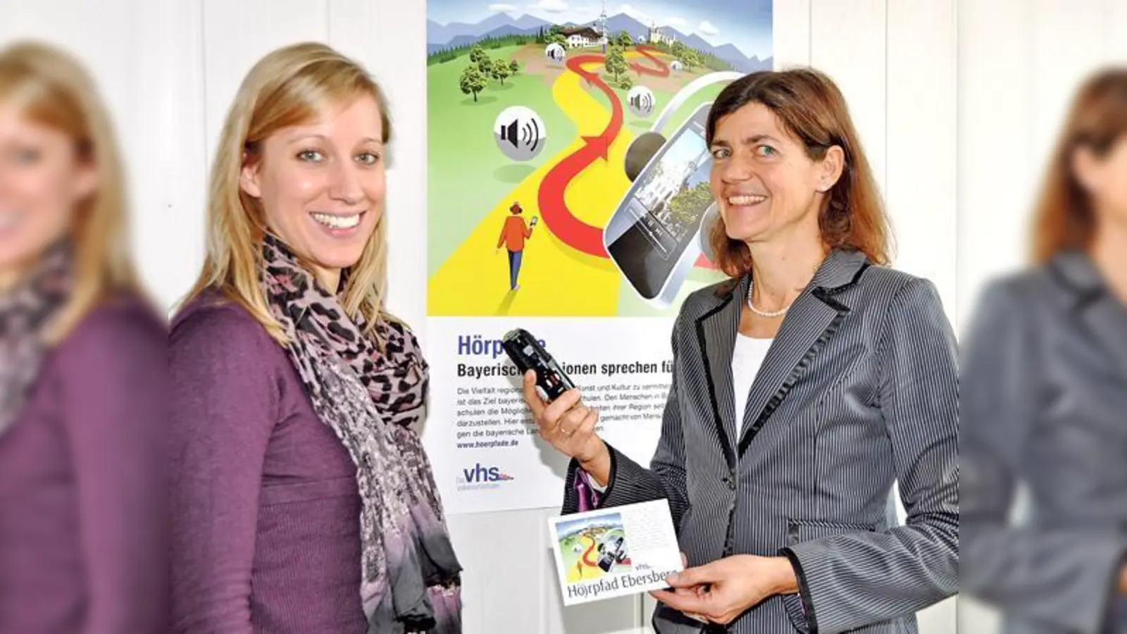 Martina Eglauer und Nadine Maschke (v. r.) präsentieren das kostenlose VHS-Projekt »Ein Hörpfad für Ebersberg«. 	 (Foto: sf)