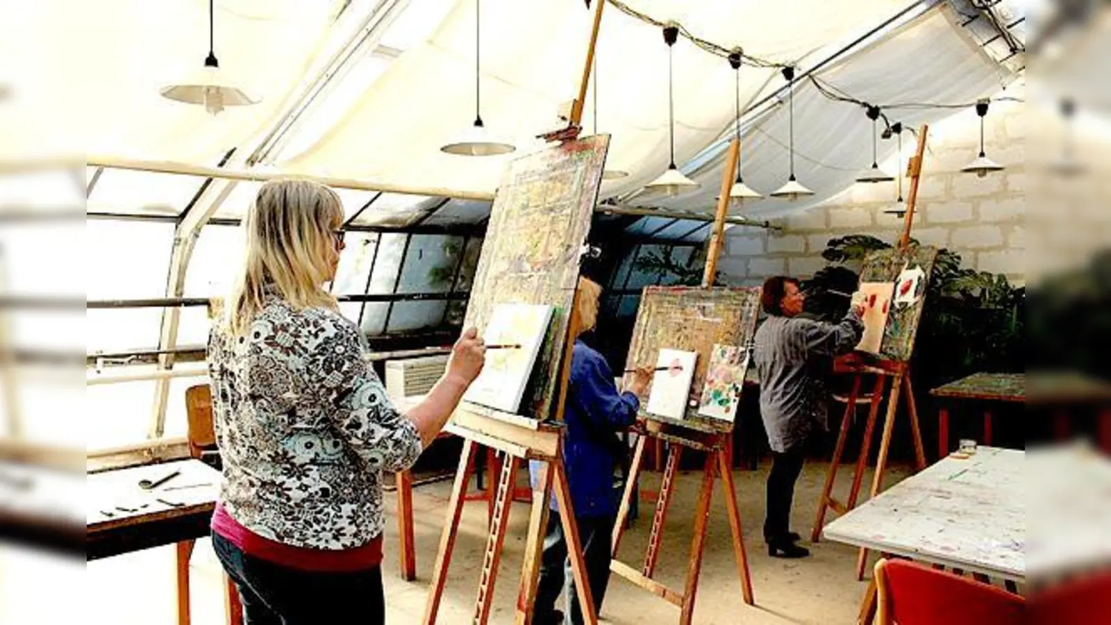 Schritt für Schritt werden Interessierte an die Ölmalerei herangeführt.	 (Foto: VA)