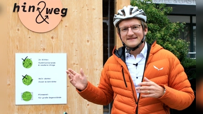 Unter dem Stichwort „Bürgerhaushalt” wurde die Tauschhütte „hin &amp; weg” von fleißigen Bauhofmitarbeitern geplant und gebaut. Nun ist sie Treff- und Warentauschpunkt gleichzeitig.  (Foto: Gemeinde Eching)