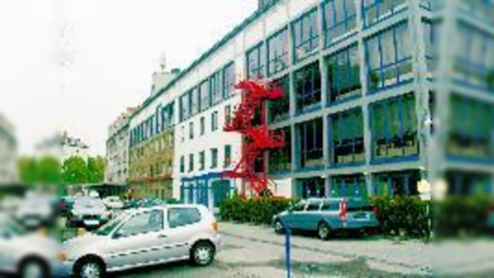 Das Alte Postgelände zwischen Kirchen-, Spicheren-, Orleans-, und Elsässerstraße wartet seit den 70er Jahren auf eine Überplanung. Nun soll sie endlich in Angriff genommen werden.	 (Foto: ta)