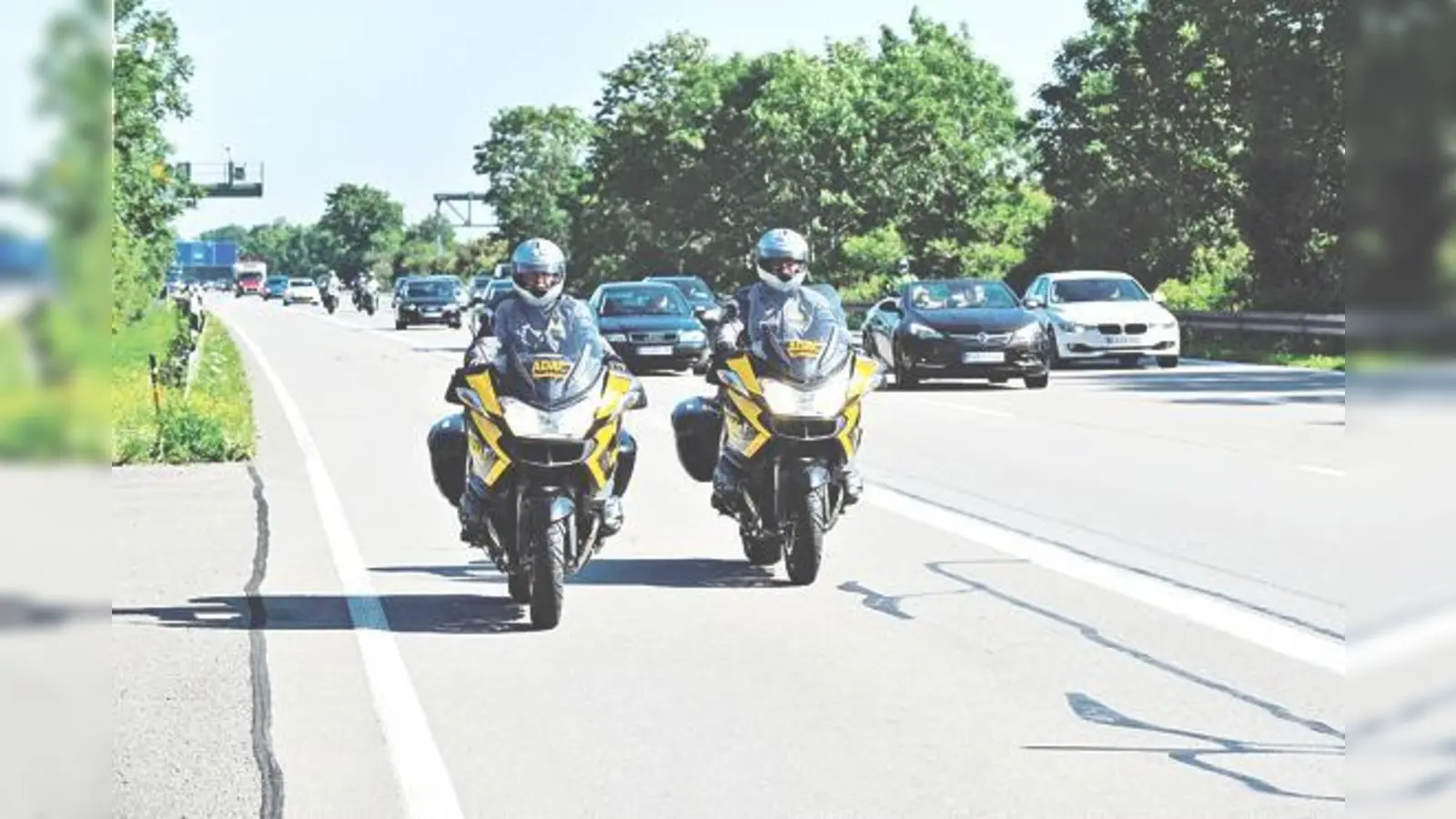 Ab Pfingsten wieder für die Urlauber unterwegs: die Stauberater des ADAC.	 (Foto: ADAC)