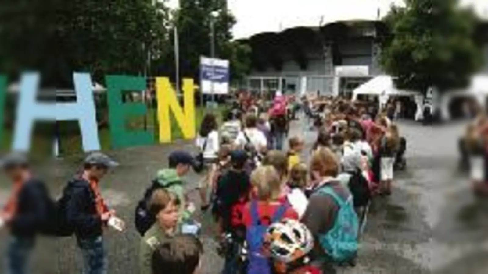 Schon um 11 Uhr vormittags war der Andrang enorm.	 (Foto: Kultur- und Spielraum)