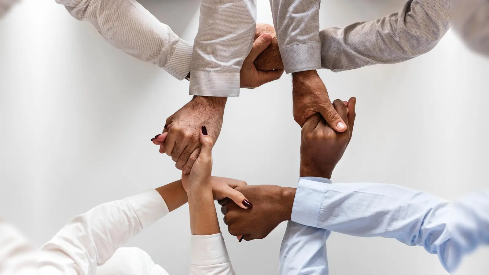 Fleißige Hände werden gesucht: Ein Flohmarkt soll ins Leben gerufen werden, andere Arbeitsgruppen befassen sich unter anderem mit der Umsetzung eines neuen Treffpunktes. (Foto: rawpixel, 597440, unsplash)