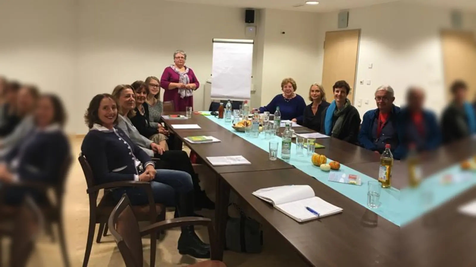 Die Schulungsteilnehmer Haushaltsnahe Dienstleistungen mit Schulungsleiterin Marie-Luise Grundler.  (Foto: WiAC)