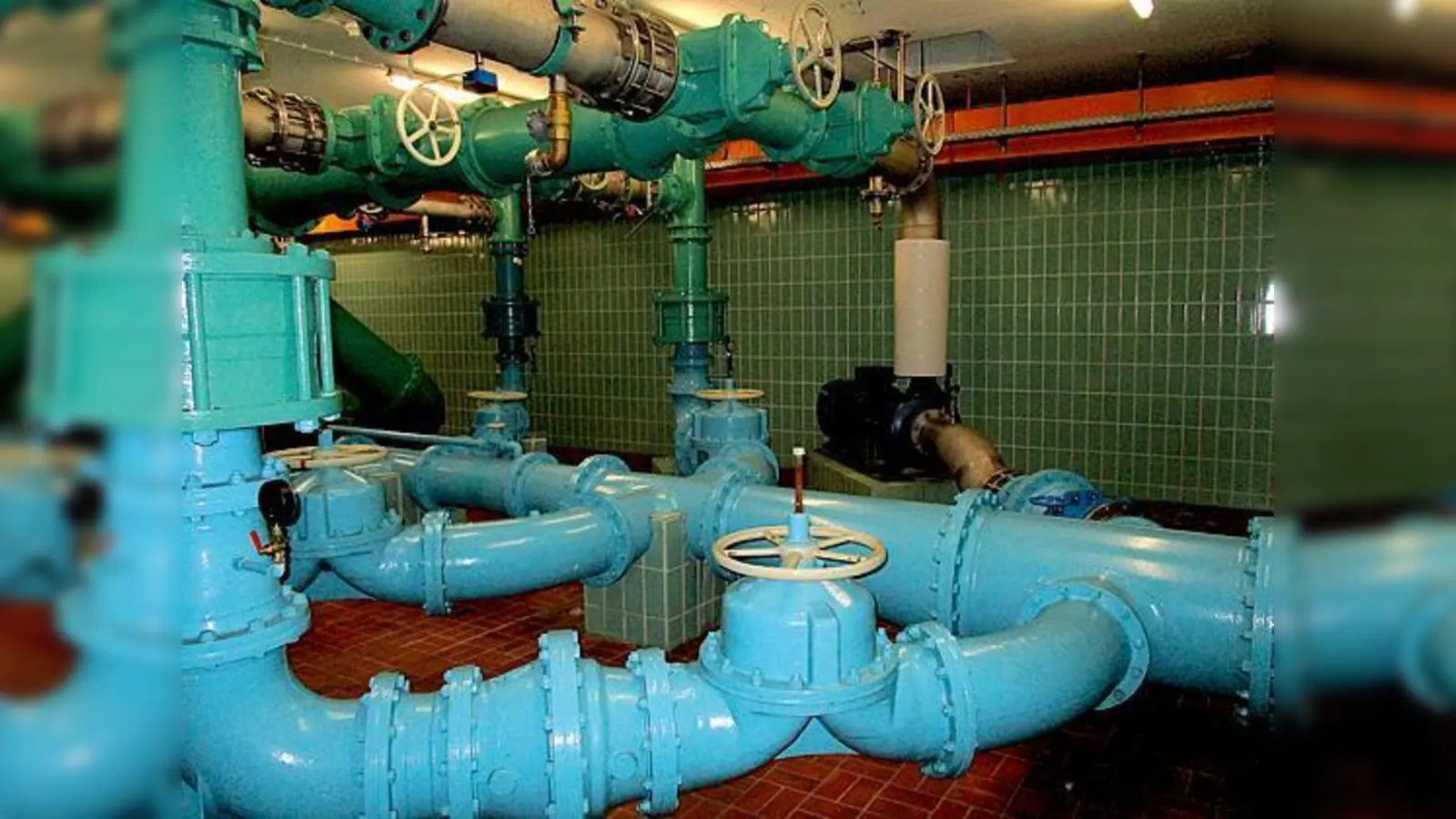 Im Rohrkeller des Wasserversorgungsbetriebes der Gemeinde.	 (Foto: MO)