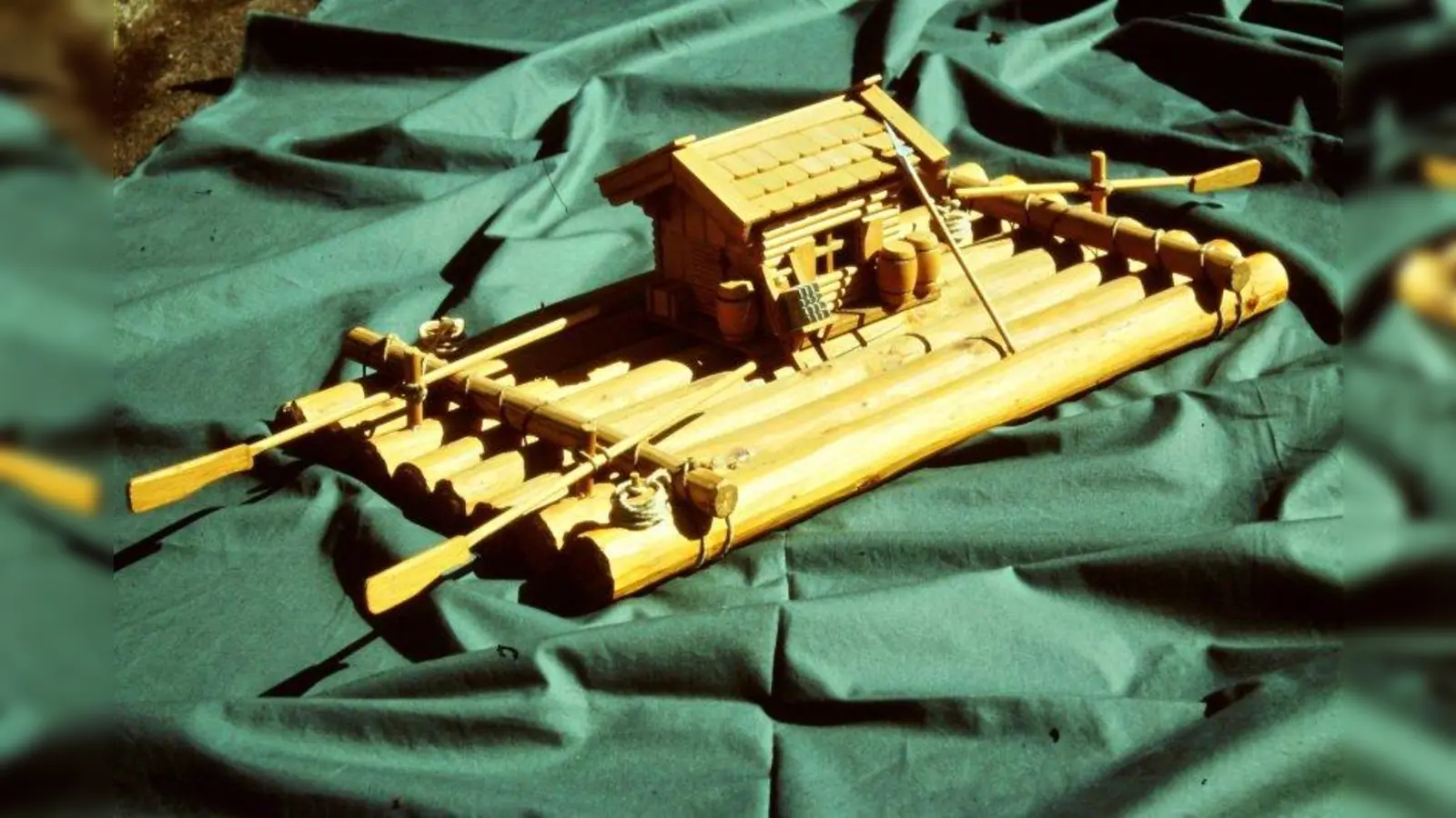 Floßmodell aus dem Heimatmuseum Ohlstadt. (Foto: Josef Brandner)