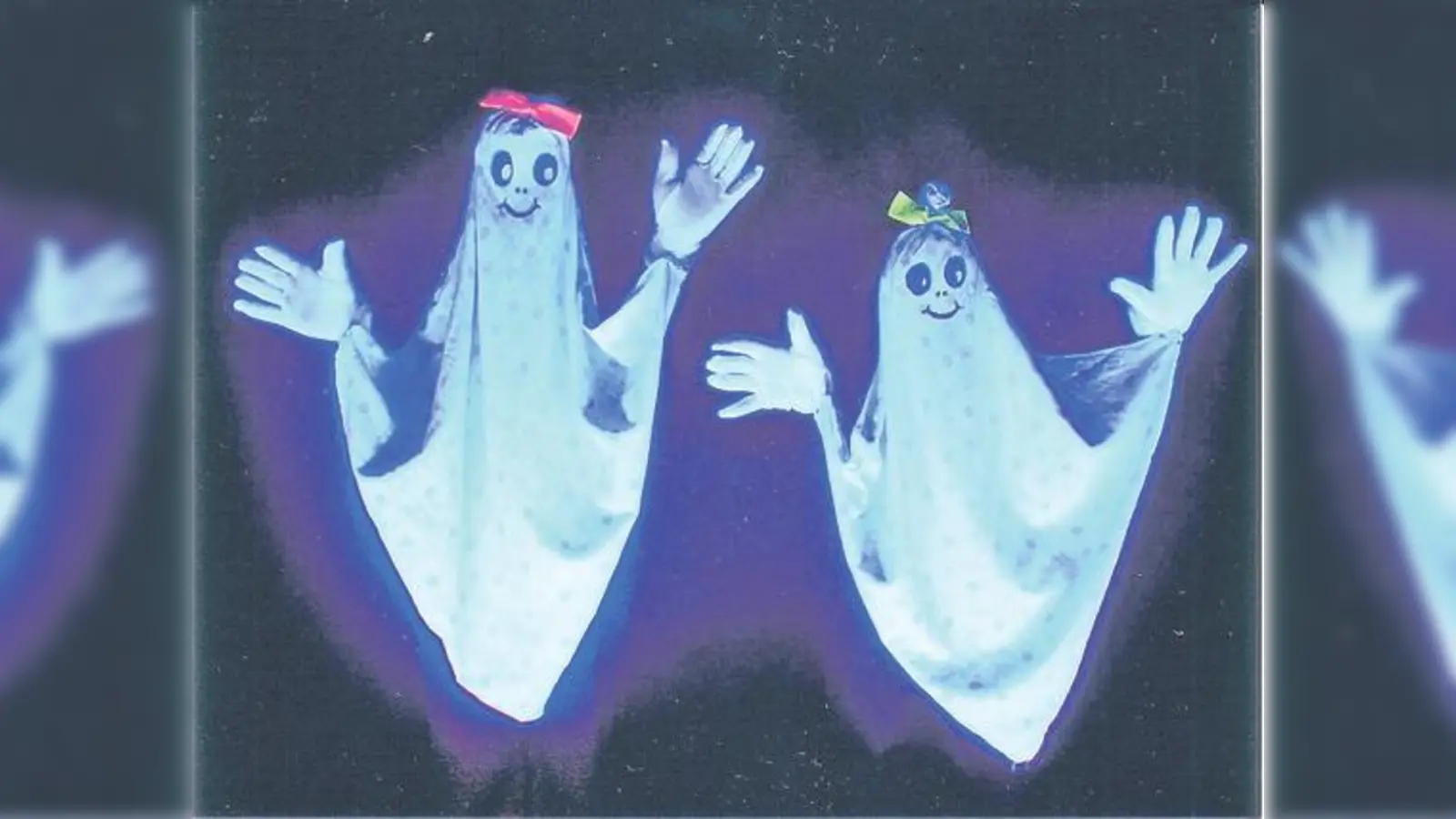 Wie von Geisterhand bewegen sich die Figuren auf der Bühne.  (Foto: Magic Light)