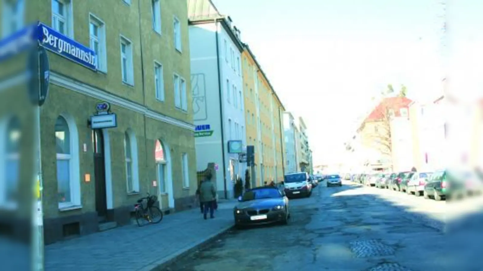 Im August dieses Jahres soll die Bergmannstraße wenigstens teilweise saniert werden. Das zweite Teilstück wird im Frühjahr 2010 dran sein. (Foto: tg)