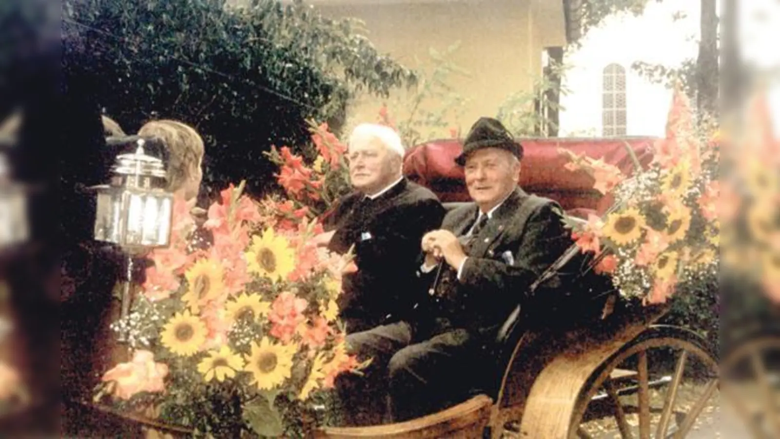 Die beiden vor der Gebietsreform 1978 amtierenden Bürgermeister Johann Karl (Siegertsbrunn) und Wilhelm Reitmeier (Höhenkirchen). 	 (Quelle: Ortschronik)