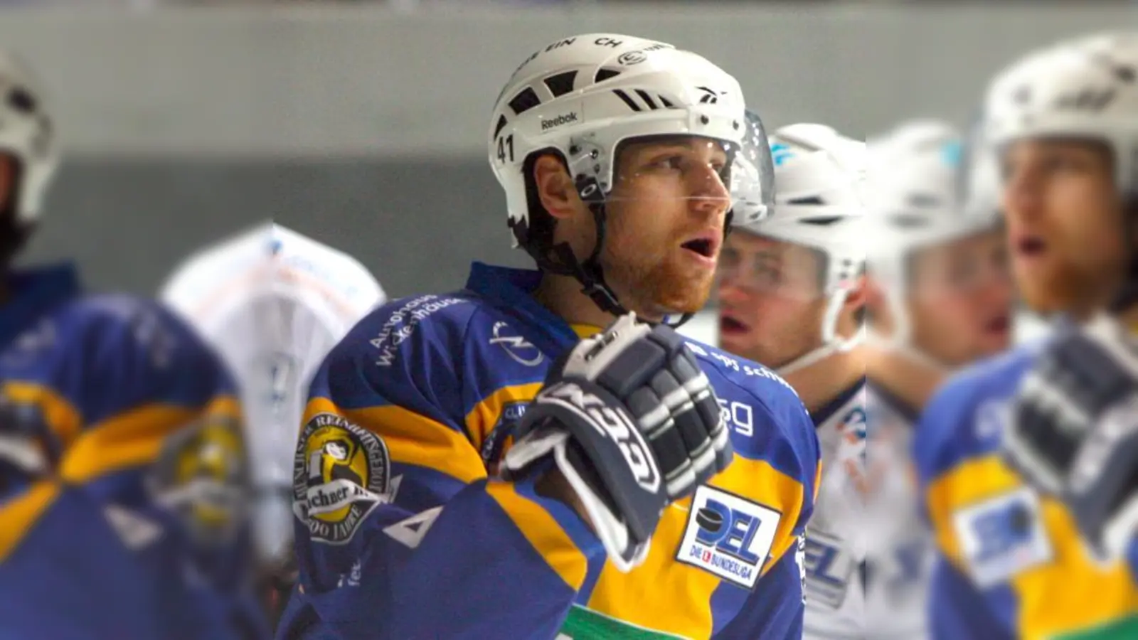 Kyle Helms (Foto) verlässt den EHC in Richtung Augsburg, Joey Vollmers Vertrag wurde nicht verlängert.    (Foto: Rabuser)