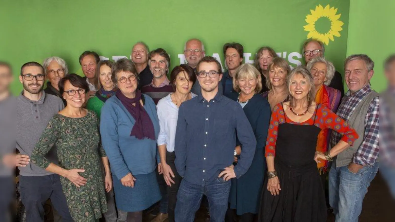 Die Kandidaten der Weßlinger Grünen (von links) :Simon Heimrath, Katrin Gossel-Scheuren, Franziska Heimrath, Gerhard Müller, Cornelia Rohmberg, Barbara Meier-Steiger, Clemens Pollok, Wolfgang Grünwald, Brigitte Weiß, Helmut Böhm, Sebastian Grünwald, Dr. Gerhard Hippmann, Petra Slawisch, Ursula Bengel, Birka Camerer, Almut Kleist, Robert Haidt, Gisela Ruesch, Franz Steiger (nicht im Bild: Dr. Peter Burger). (Foto: Grüne)