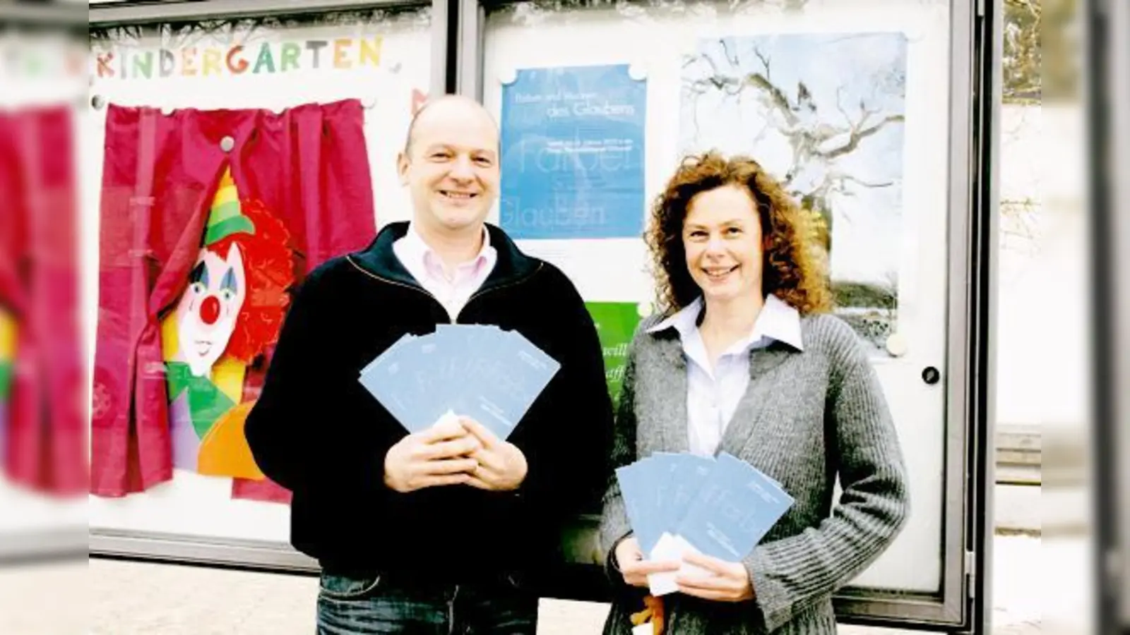 Pfarrer Thomas Stalter und Pfarramts-Sekretärin Evelin Boden freuen sich über viele Teilnehmer bei den Akademie-Tagen.	 (Foto: Woschée)