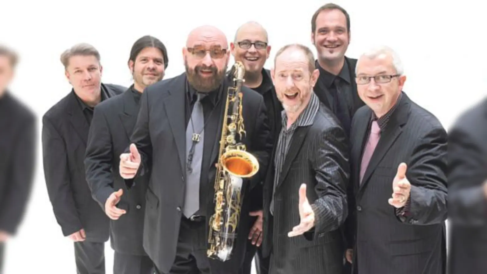 Musiklegende Albie Donnelly, der Mann mit Rauschebart und Sonnenbrille, ist mit seiner Band »Supercharge« aktiver denn je.  (Foto: VA)