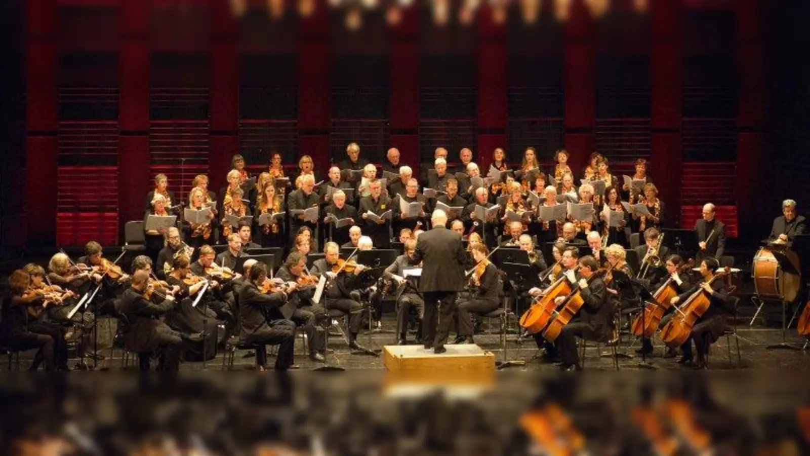 Chor und Orchester macht zusammen ChOrchester: Im Carl-Orff-Saal im Gasteig gab die Bürger-Sänger-Zunft 2015 ihr Jubiläumskonzert zum 175-jährigen Bestehen. (Foto: Volker Jäger)