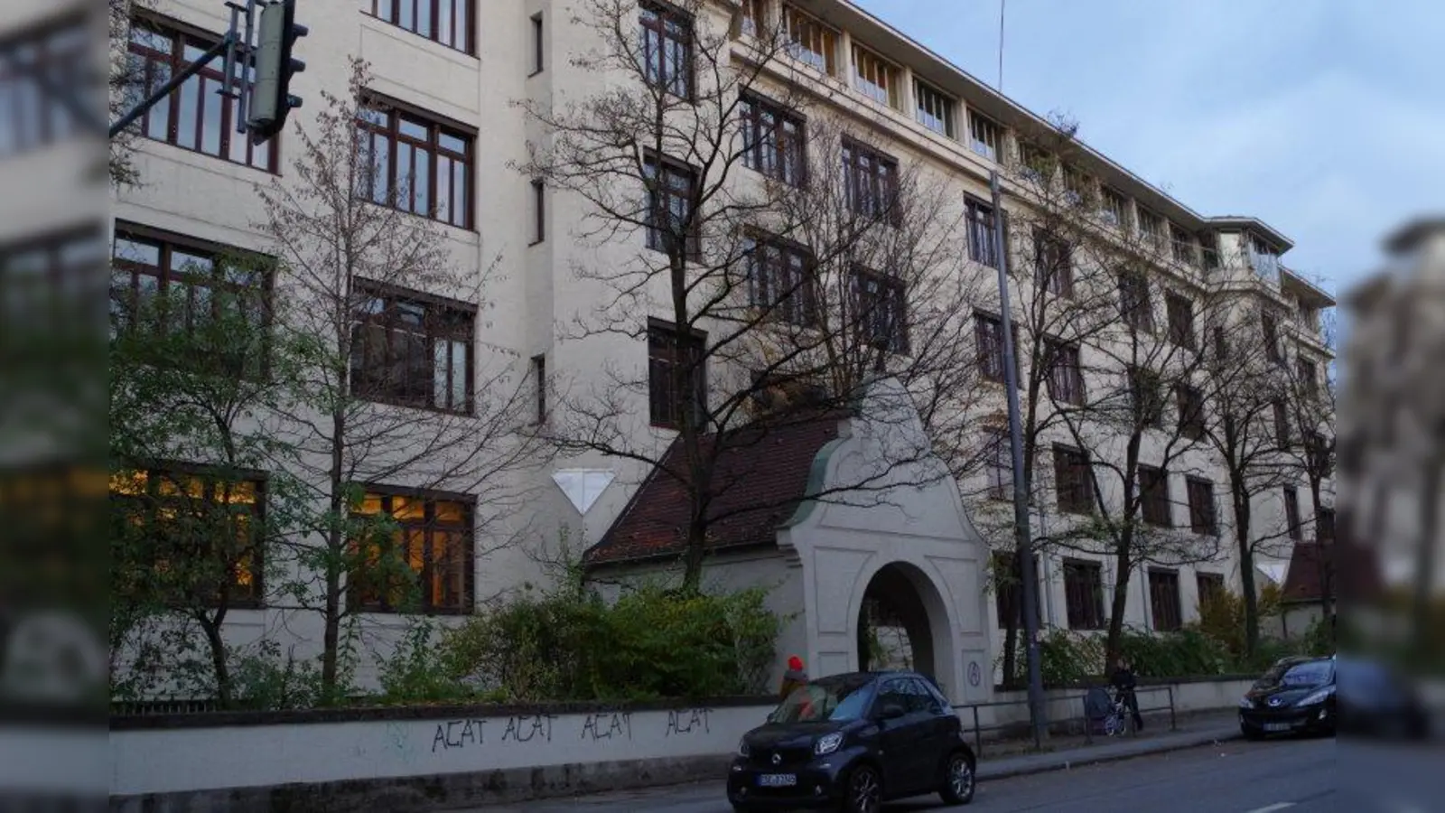 Die städtische Carl-von-Linde Realschule (Ridlerstraße 26) ist die einzige Realschule auf der Schwanthalerhöhe: 750 Schüler besuchen die Schule und 80 Lehrkräfte sind hier beschäftigt. (Foto: kö)