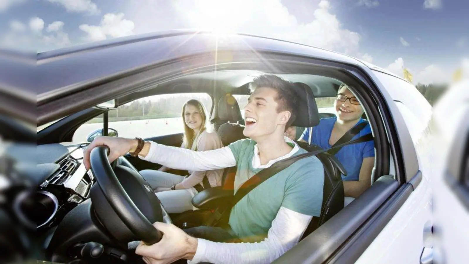 Nur wer die Gefahren des Straßenverkehrs kennt, der kann sie auch vermeiden. Darauf zielt das ADAC Training ab. (Foto: ADAC Südbayern)