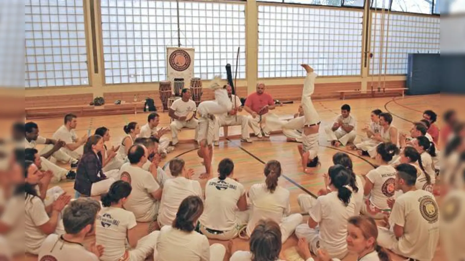 Interessant ist das Capoeira-Training in der Wegenerhalle auch für Zuschauer. Sie sind willkommen, müssen keinen Eintritt bezahlen.	 (Foto: VA)