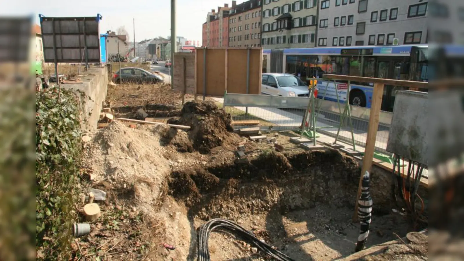 Das ist erst der Anfang. Im Verlauf der nächsten zwölf Monate wird die Landsberger Straße vom Knie bis zur Offenbachstraße Großbaustelle wegen der Sanierung der Abwasserkanäle. (Foto: US)