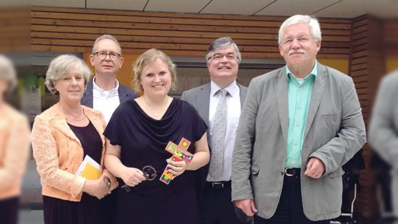 Von links nach rechts: Rosemarie Reichelt (Innere Mission), Architekt Peter Jäger, Leiterin Angela Middleton, Günther Bauer (Vorstand Innere Mission) und Bürgermeister Werner van der Weck freuten sich über die neue Krippe.	 (Foto: Gemeinde)